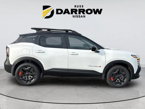 Aspen White Tricoat/Super Black 2027 Nissan Kicks SV