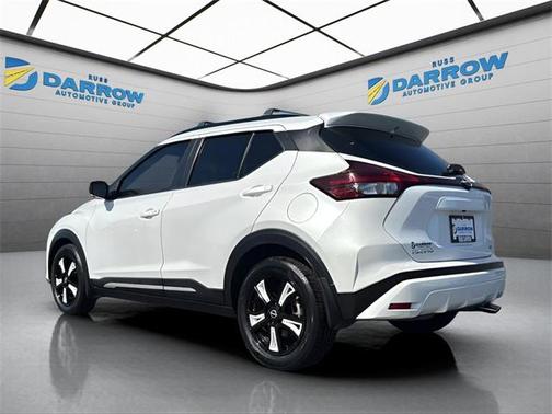 2022 Nissan Kicks SR