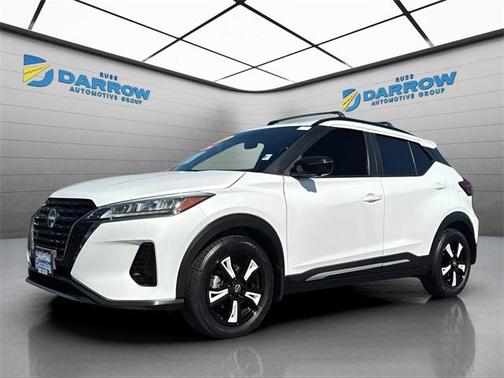 2022 Nissan Kicks SR