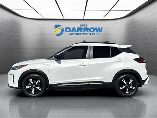 2022 Nissan Kicks SR