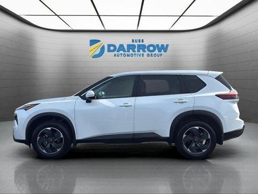 Everest White Pearl 2025 Nissan Rogue SV