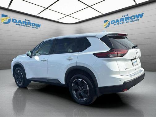 Everest White Pearl 2025 Nissan Rogue SV