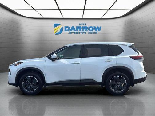 Everest White Pearl 2025 Nissan Rogue SV