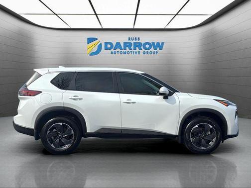 Everest White Pearl 2025 Nissan Rogue SV