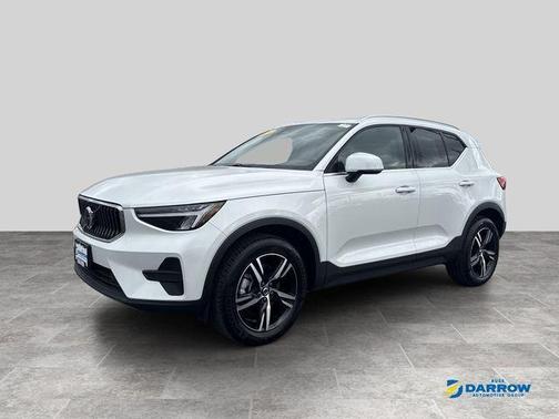 Crystal White Pearl 2025 Volvo XC40 B5 Core Bright Theme