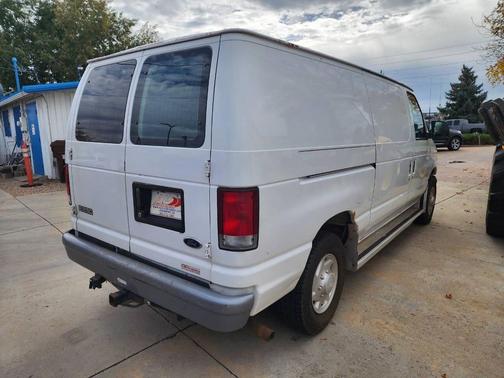 2000 Ford E250 Base