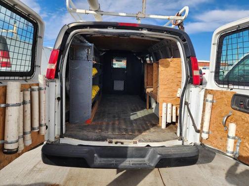 2005 Chevrolet Express 3500 Extended Wagon