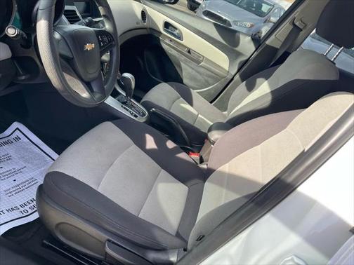 2015 Chevrolet Cruze LS