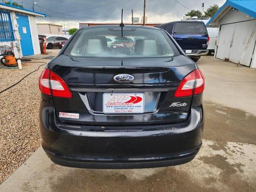 Tuxedo Black Metallic 2011 Ford Fiesta S