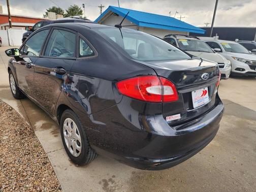 Tuxedo Black Metallic 2011 Ford Fiesta S
