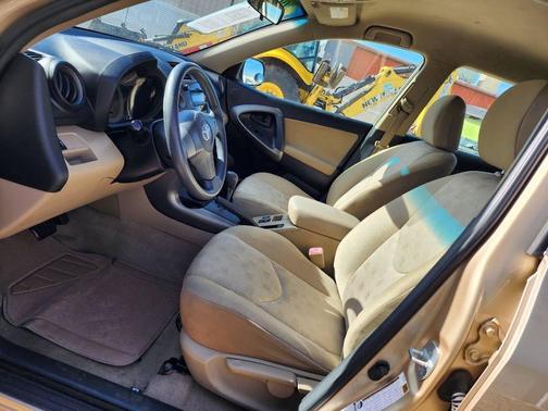 2009 Toyota RAV4 Base