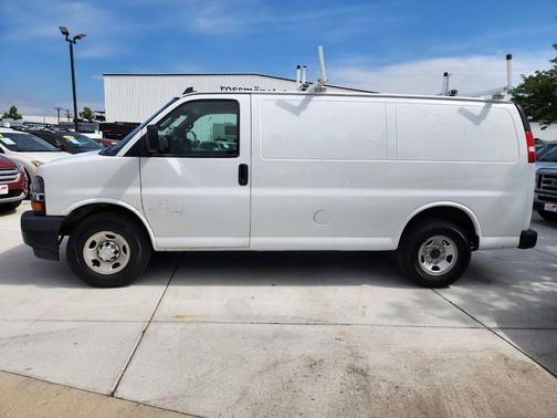 Summit White 2018 Chevrolet Express 2500 Work Van