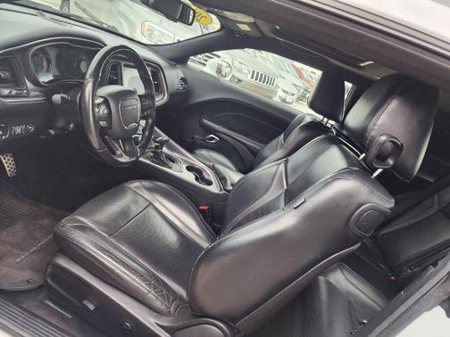 2017 Dodge Challenger SXT