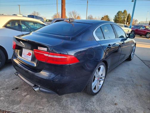 2017 Jaguar XE 25t Prestige