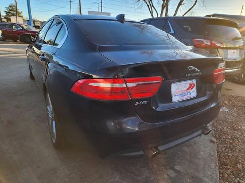 2017 Jaguar XE 25t Prestige