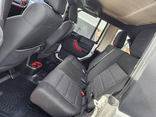 2011 Jeep Wrangler Unlimited Sahara