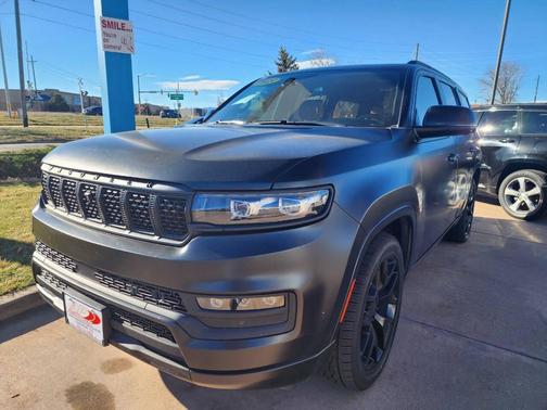 2023 Jeep Grand Wagoneer Series III 4x4 4dr SUV