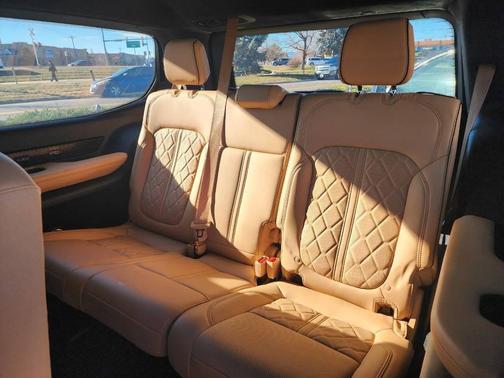 2023 Jeep Grand Wagoneer Series III 4x4 4dr SUV