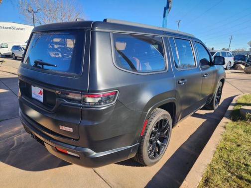 2023 Jeep Grand Wagoneer Series III 4x4 4dr SUV