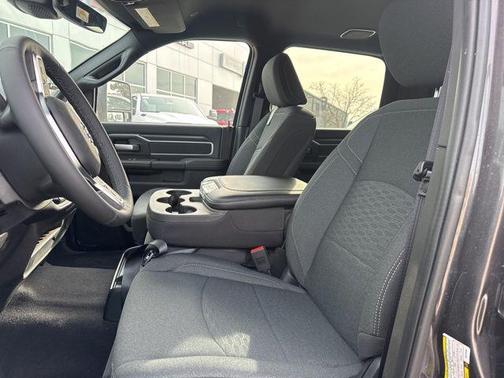 2025 RAM 2500 Big Horn Crew Cab 4x4 6'4' Box