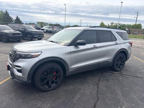 Iconic Silver Metallic 2021 Ford Explorer ST