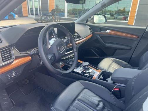 2023 Audi Q5 45 S line Premium Plus