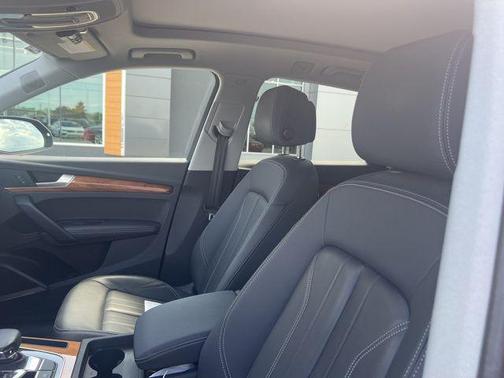 2023 Audi Q5 45 S line Premium Plus
