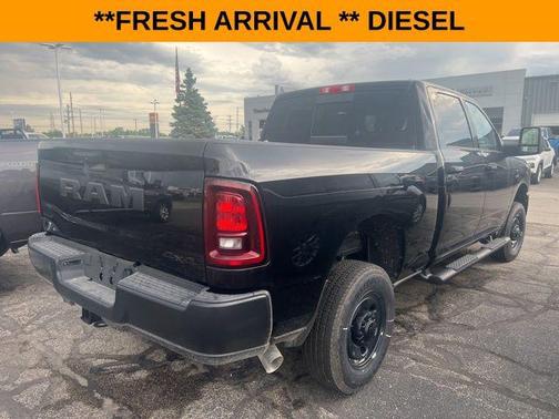2025 RAM 2500 Tradesman Crew Cab 4x4 6'4' Box