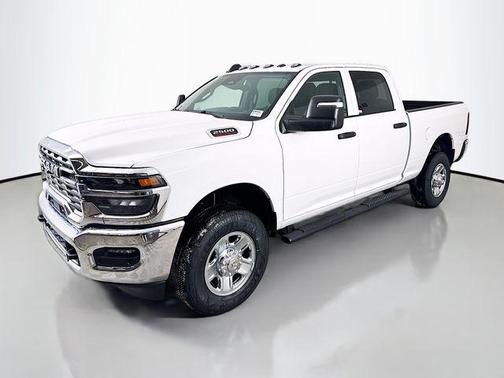 2026 RAM 2500 Tradesman Crew Cab 4x4 6'4' Box