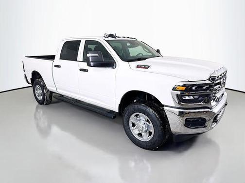 2026 RAM 2500 Tradesman Crew Cab 4x4 6'4' Box