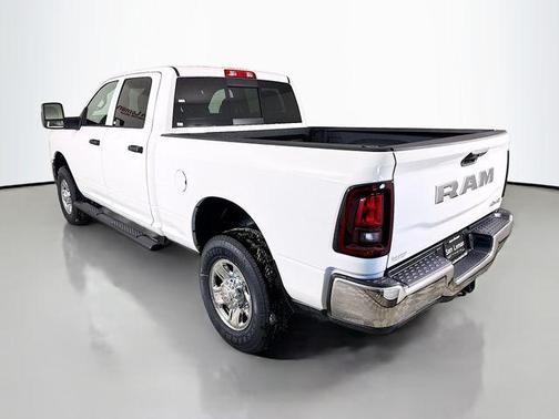 2026 RAM 2500 Tradesman Crew Cab 4x4 6'4' Box