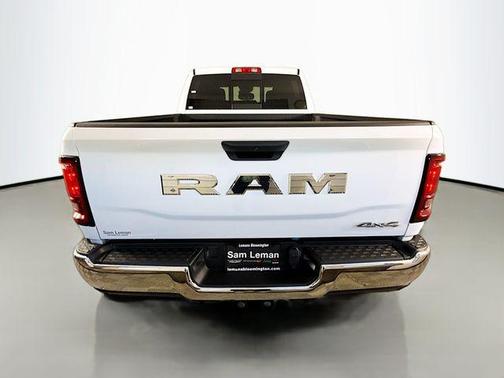 2026 RAM 2500 Tradesman Crew Cab 4x4 6'4' Box