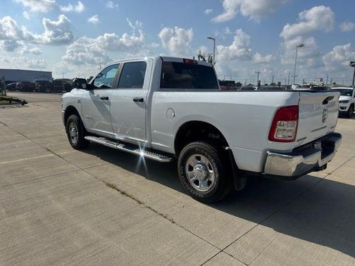 Bright White Clearcoat 2022 RAM 2500 Big Horn Crew Cab 4x4 6'4' Box