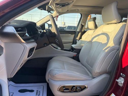 2023 Jeep Grand Cherokee Overland
