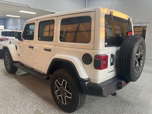 2026 Jeep Wrangler 4-Door Sahara 4x4