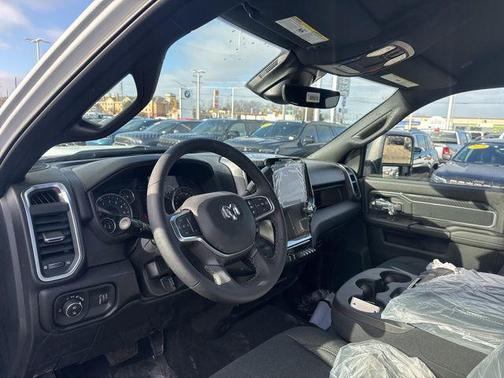 2025 RAM 2500 Big Horn Crew Cab 4x4 6'4' Box