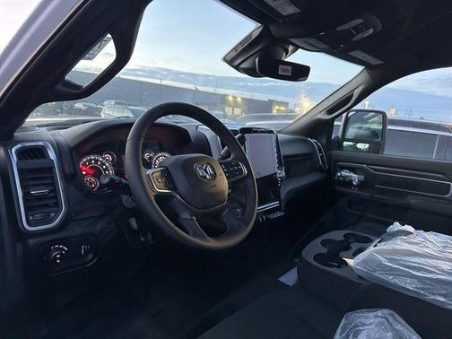 2025 RAM 2500 Big Horn Crew Cab 4x4 6'4' Box