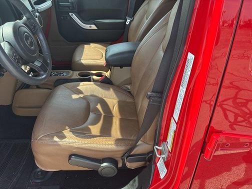 Flame Red Clearcoat 2014 Jeep Wrangler Unlimited Sahara