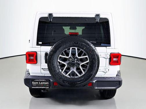 2025 Jeep Wrangler 4-Door Sahara 4x4