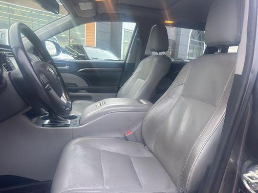 2014 Toyota Highlander Base