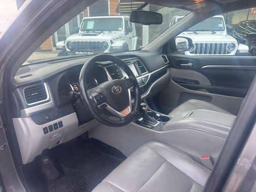 2014 Toyota Highlander Base