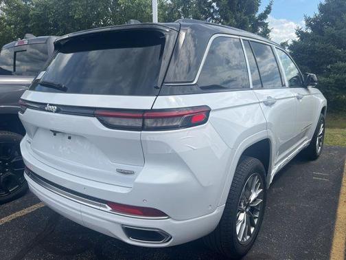 2025 Jeep Grand Cherokee Summit