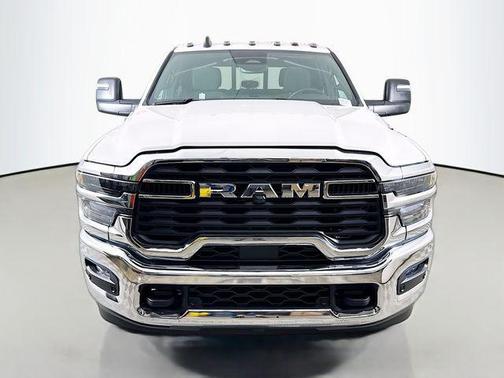Bright White Clearcoat 2026 RAM 3500 Tradesman Crew Cab 4x4 8' Box
