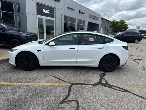 Pearl White Multi-Coat 2024 Tesla Model 3 Long Range