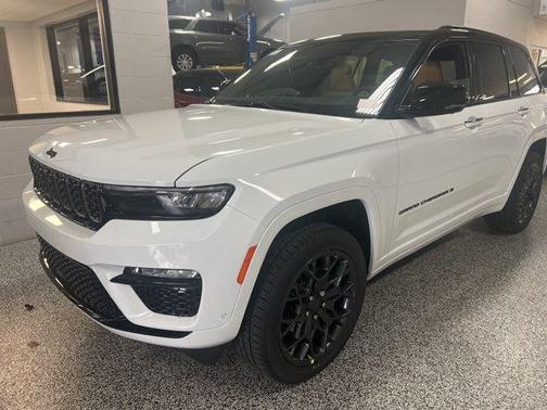 2025 Jeep Grand Cherokee Summit