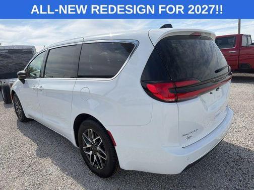 Bright White Clearcoat 2027 Chrysler Pacifica Limited