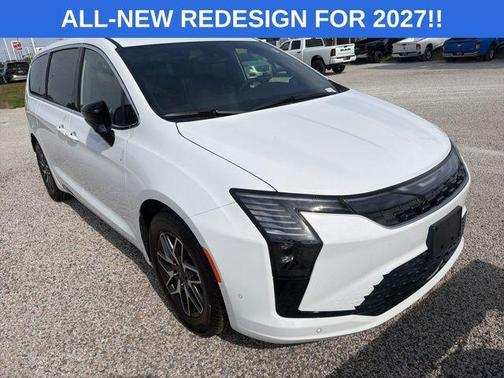 Bright White Clearcoat 2027 Chrysler Pacifica Limited