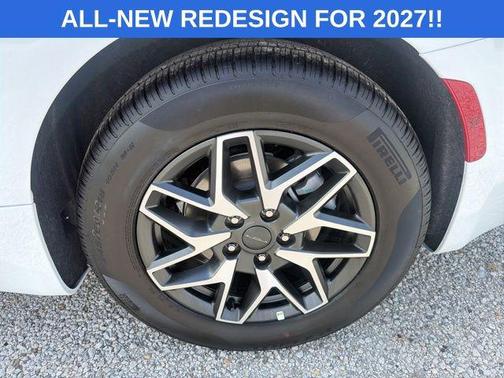 Bright White Clearcoat 2027 Chrysler Pacifica Limited