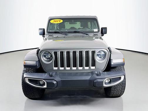 Sting-Gray Clearcoat 2019 Jeep Wrangler Unlimited Sahara