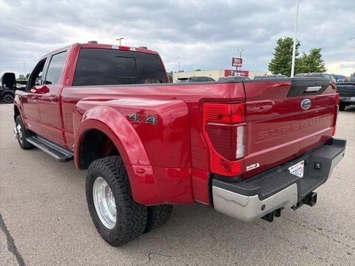 Rapid Red Metallic Tinted Clearcoat 2022 Ford F-350 Lariat